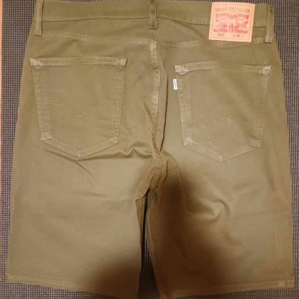 Levi's Strauss Signature Men's 505 Regular Fit Army Green Shorts Size 36